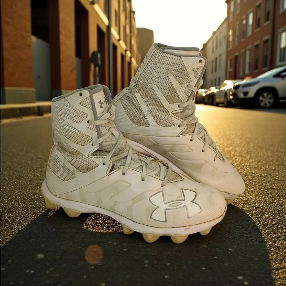 Under Armour Highlight JR Boys Triple White Ghosted Football Cleats - Size 5Y
